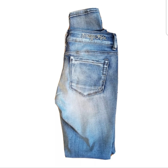 Indigo Rein Denim - Indigo Rein Forever Women’s Distressed Destroyed Light Wash Jeans Size 5 Bin6